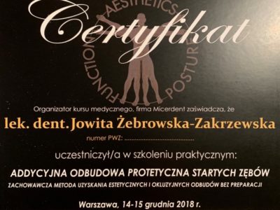 <span>lek. dent. Jowita Żebrowska-Zakrzewska</span><br/><small>właściciel</small> Jowita Żebrowska Zakrzewska certyfikaty 2